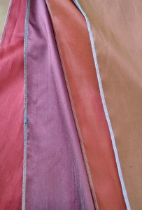draperii diverse culori rosu-mov-maro
